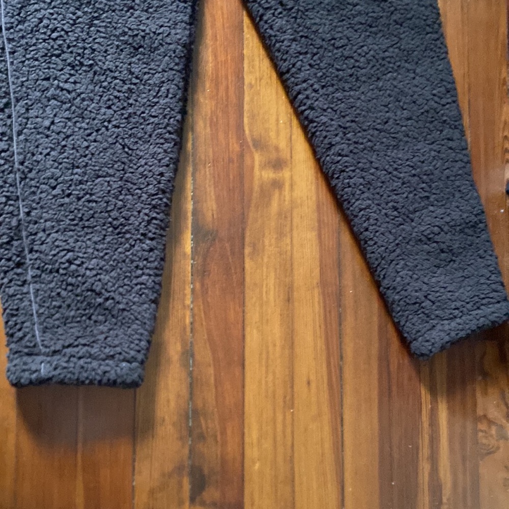 SKIMS Sherpa Joggers - Picture 4 of 5